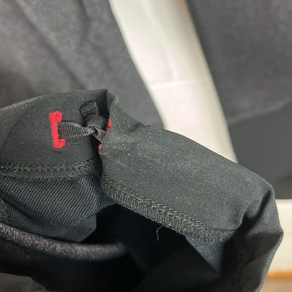 Title Nine women’s ascent black and gray hiking trail pant outdoor size XL - Picture 3 of 6